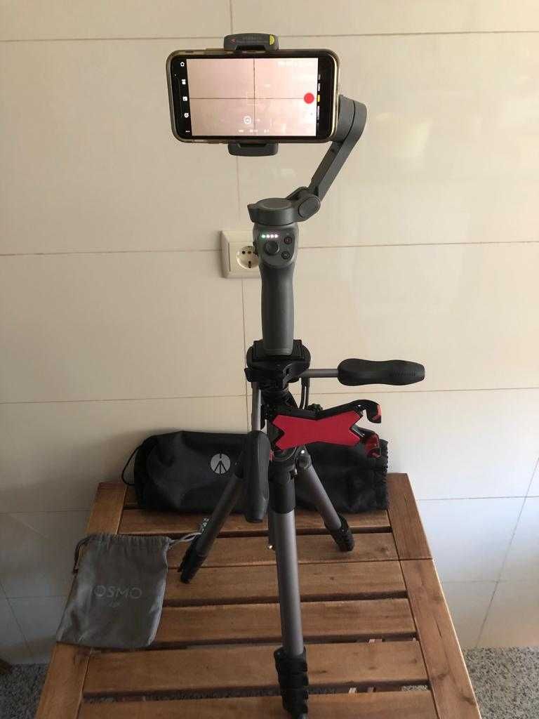 Tripé Manfrotto Compact Advanced + gimbal DJI OM3 suporte flash holof