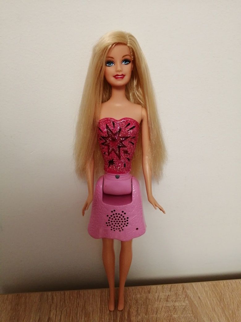 Barbie Modna Paryżanka 2010 r. Interaktywna świeci i gra. Suknia 2w1.