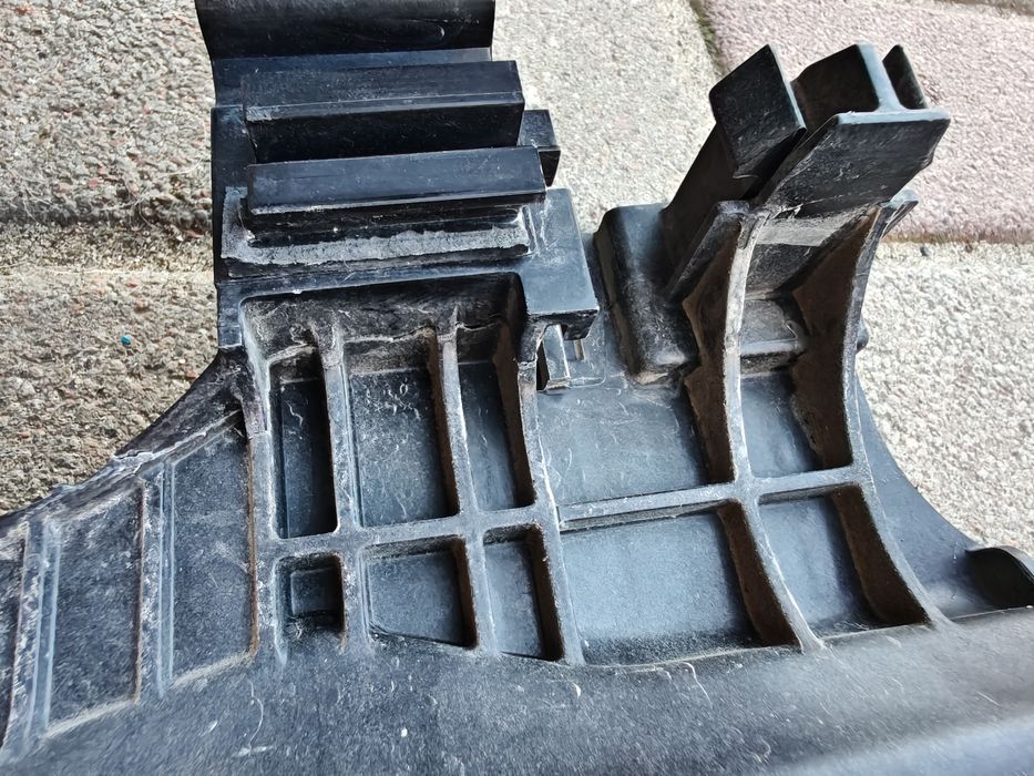 В наявності радіатор Volvo C40 XC40 RECHARGE оригінал