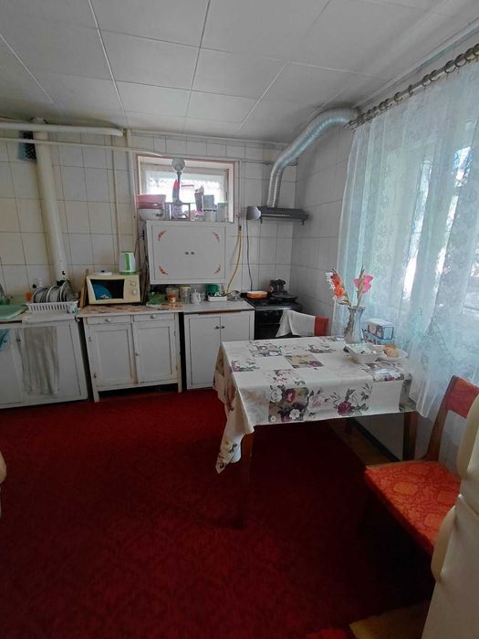 Капітальний будинок з приватизованою земельною ділянкою 10 соток!