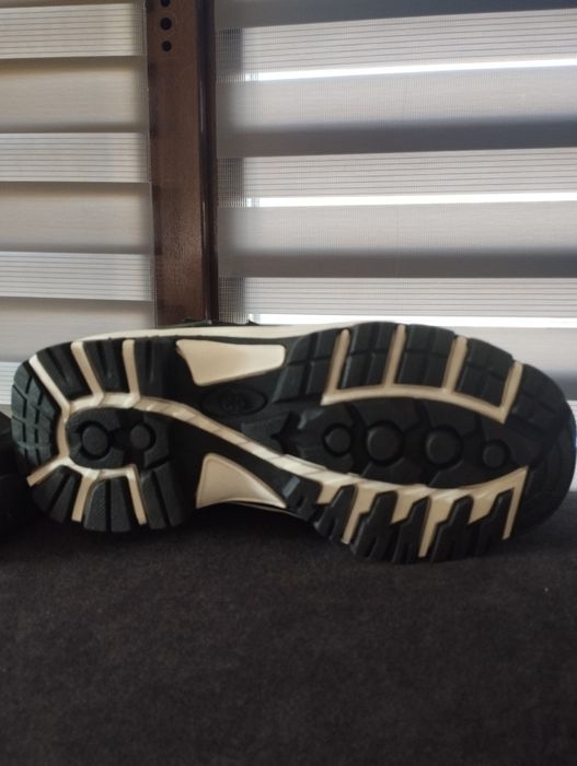 Buty trekkingowe dla dzieci  .Nowe bez metki.