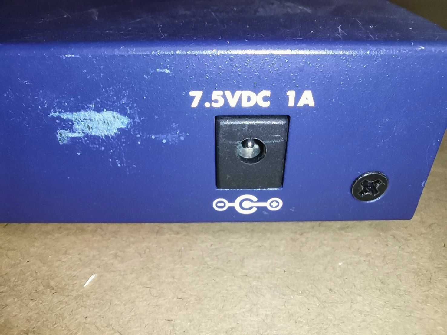 Коммутатор Netgear 8 Port 10100 Switch FS108 v2 без блока под ремонт