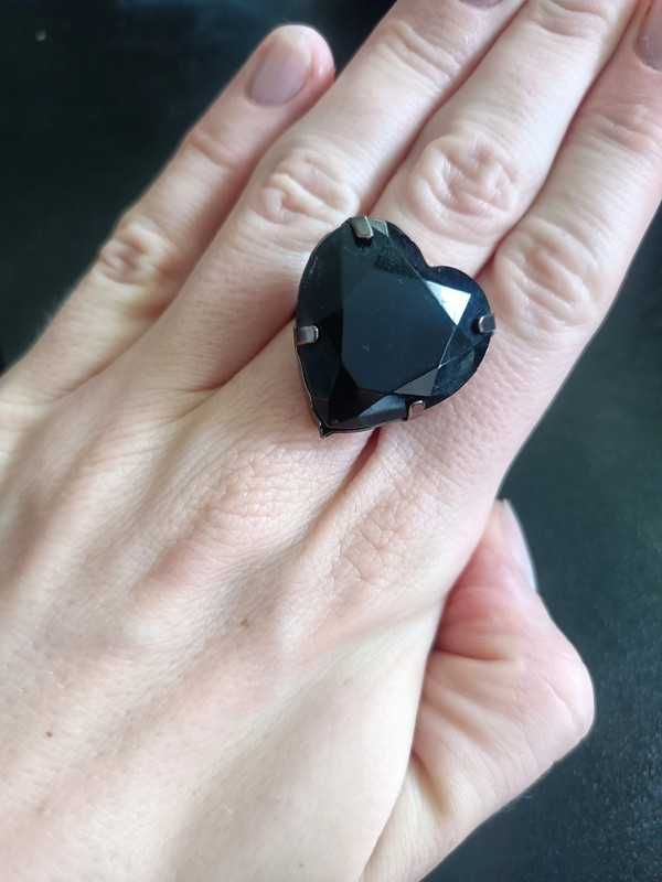 Pierścionek serce pierścień regulowany czarny kamień