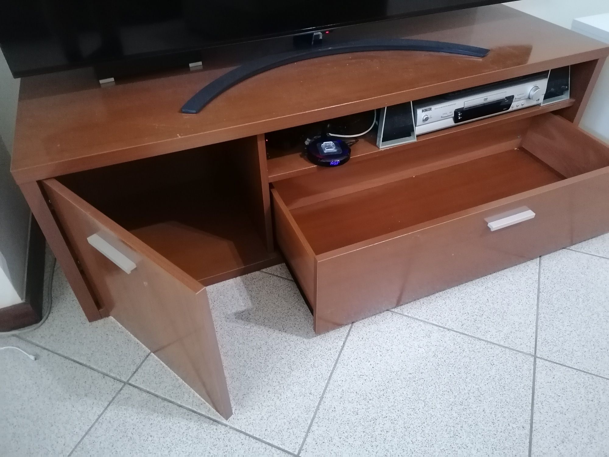 Aparador de sala para TV