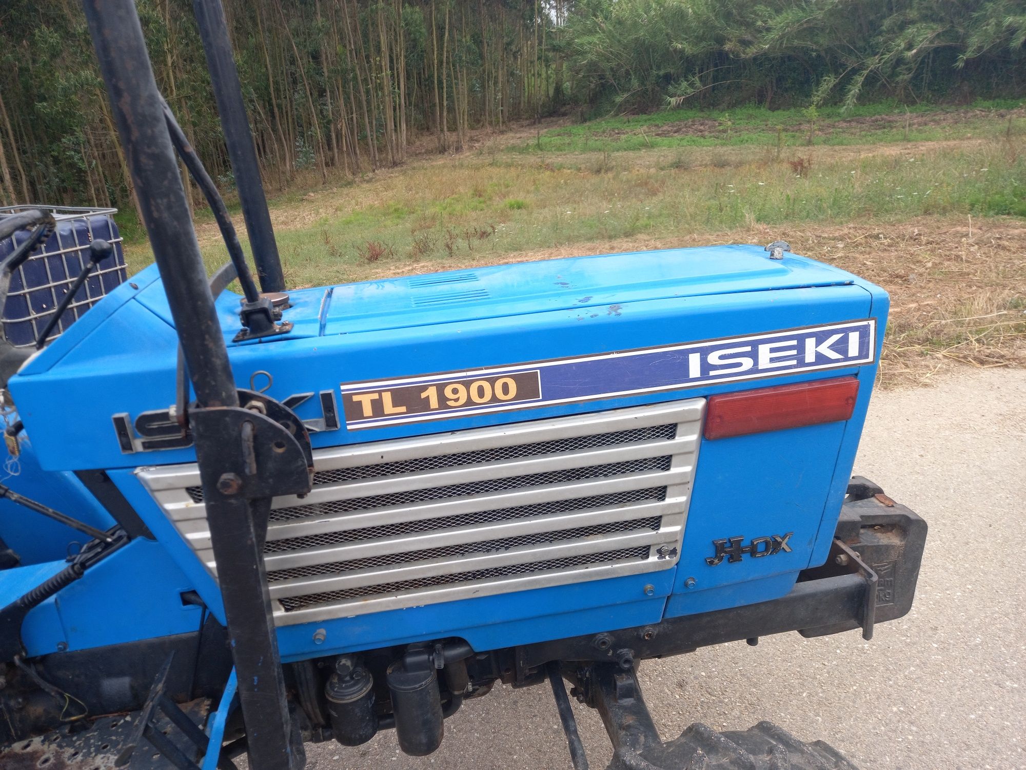 Trator agrícola sem matrícula