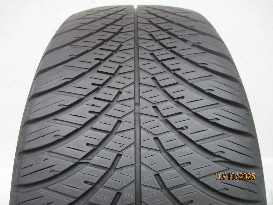1x 235/55R18 Yokohama BluEarth 4S 5,6mm 20r.