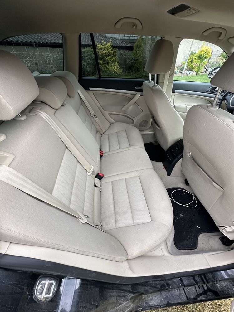 Skoda Octavia 1.8 benzyna 160 km, dodatkowo drugi komplet kół