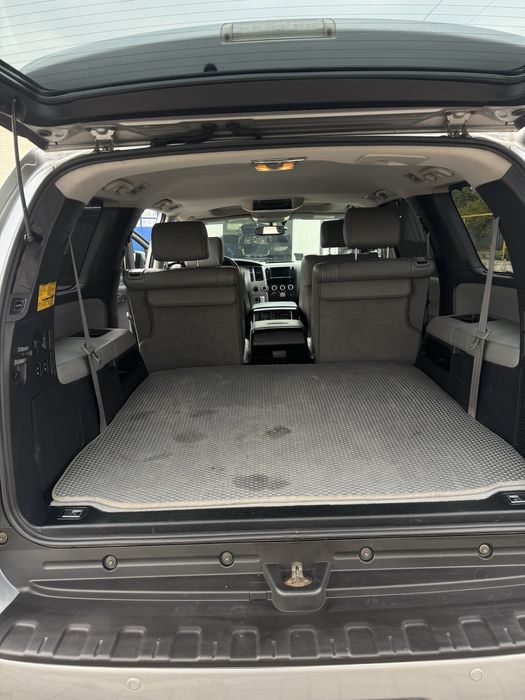 Toyota sequoia platinum