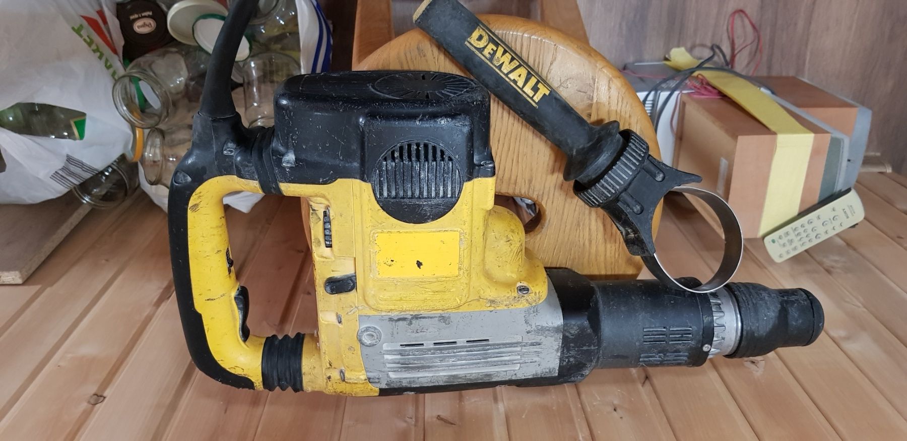 Перфоратор DeWALT, Деволт +  бур  BOSCH  1м.