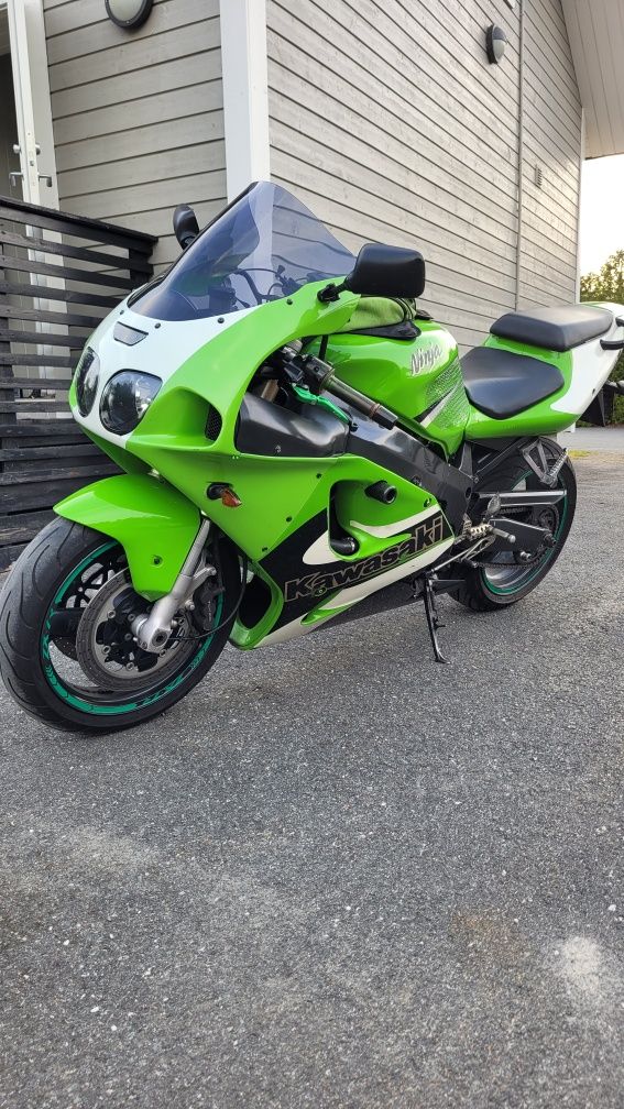 Kawasaki zx7r 2002rok