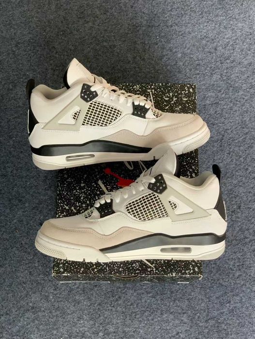 Buty Trampk Jordan 4 Retro military black R.42