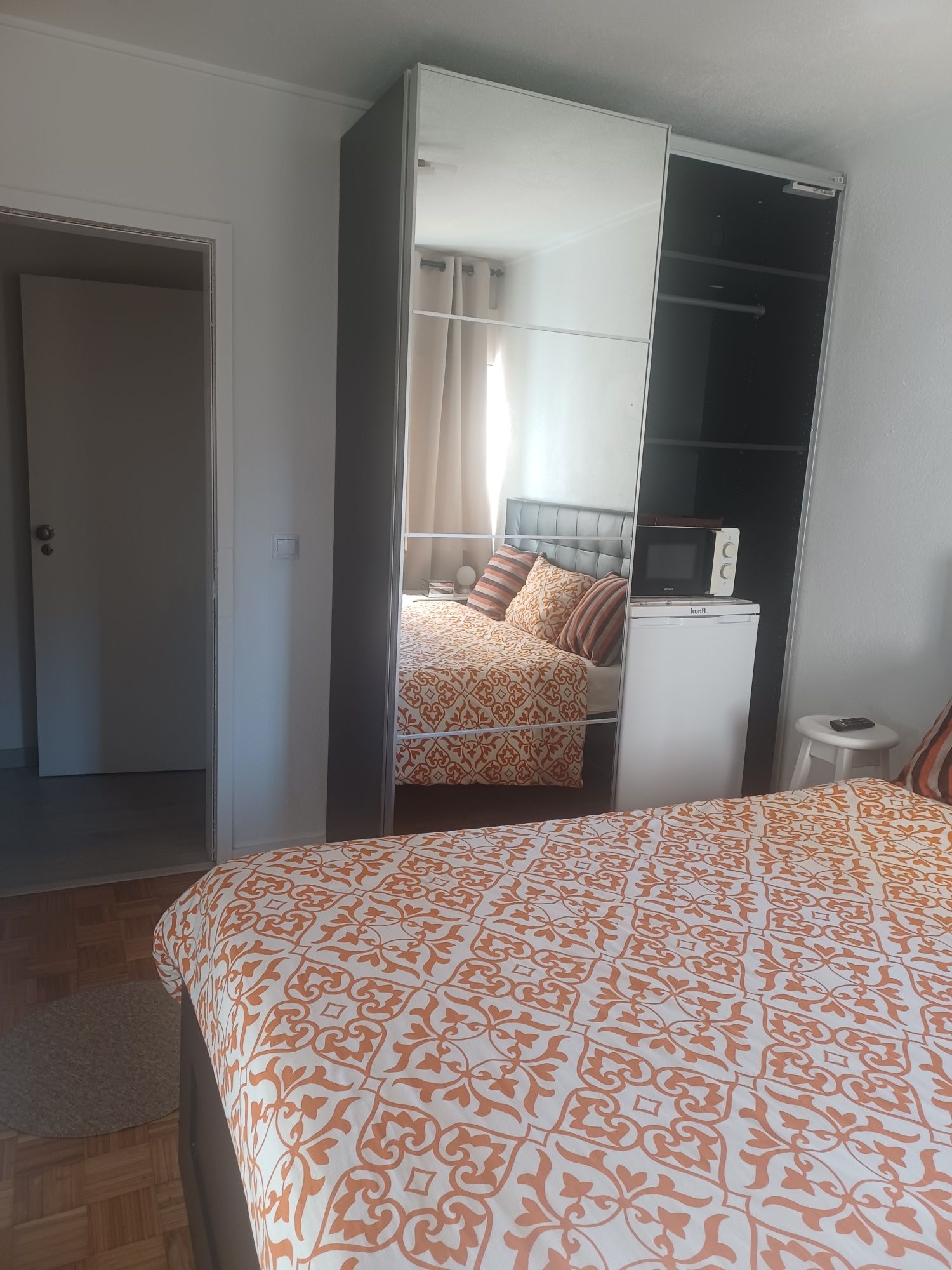 Alugo quarto só a menina,preferência portuguesa.