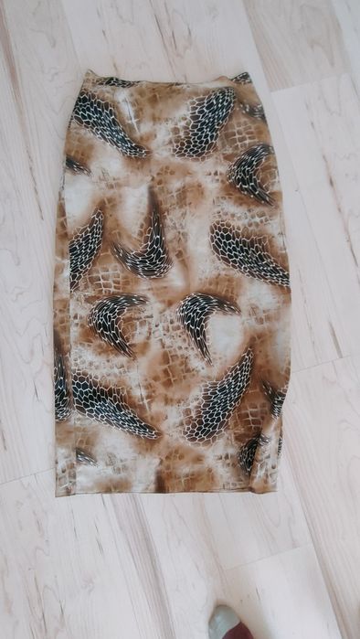 Długa spódnica damska.