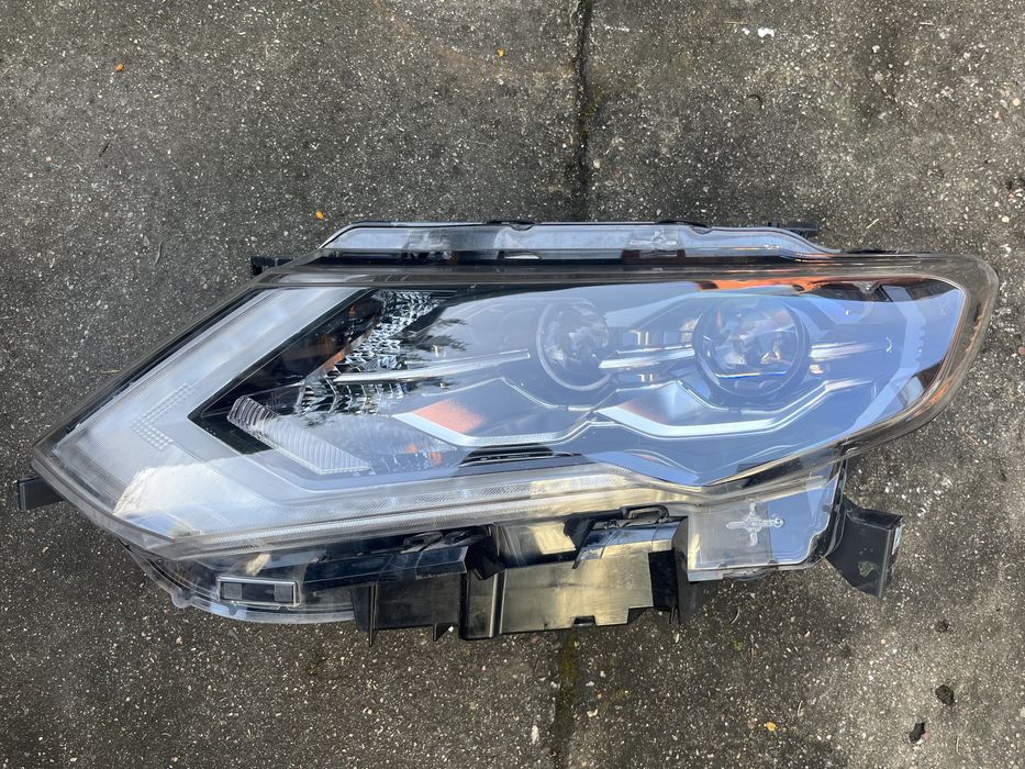 Reflektor full led lewy przód Nissan X-Trail T32 2018 lift