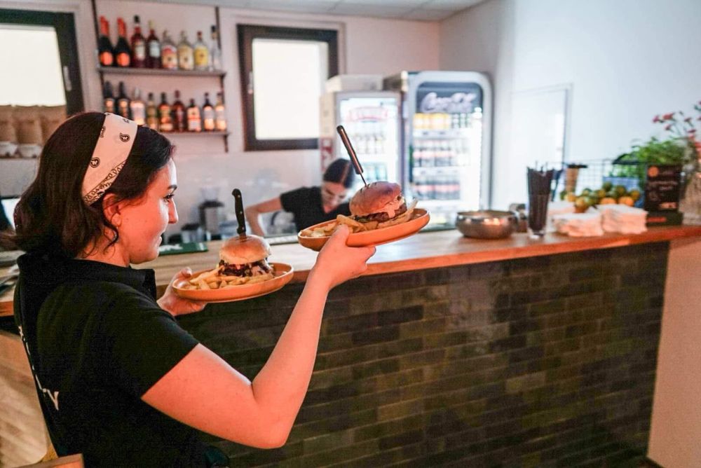 Odstąpie dobrze prosperującą restaurację