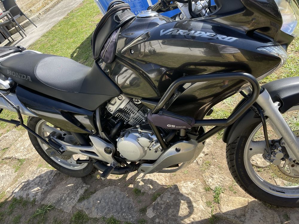 Varadero 125. Moto em muito bom estado. Muitos extras.  Valor fixo!