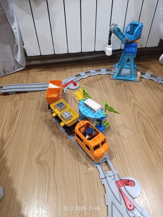 LEGO Duplo Town Вантажний поїзд з інерційним двигуном