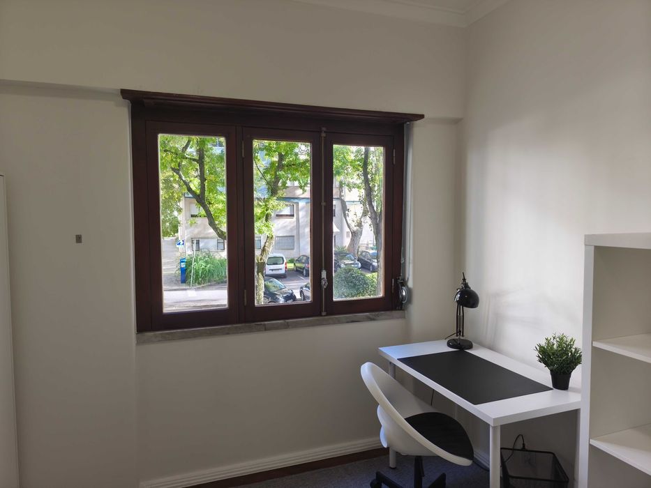 Quarto em Benfica para Estudante