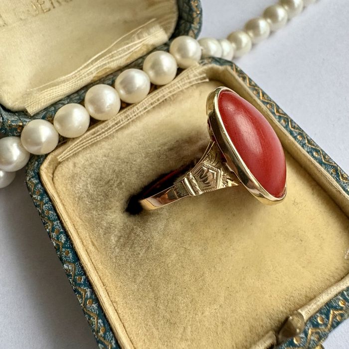Dawny pierścionek art deco złoto 24 k koral szlachetny 4 g R12