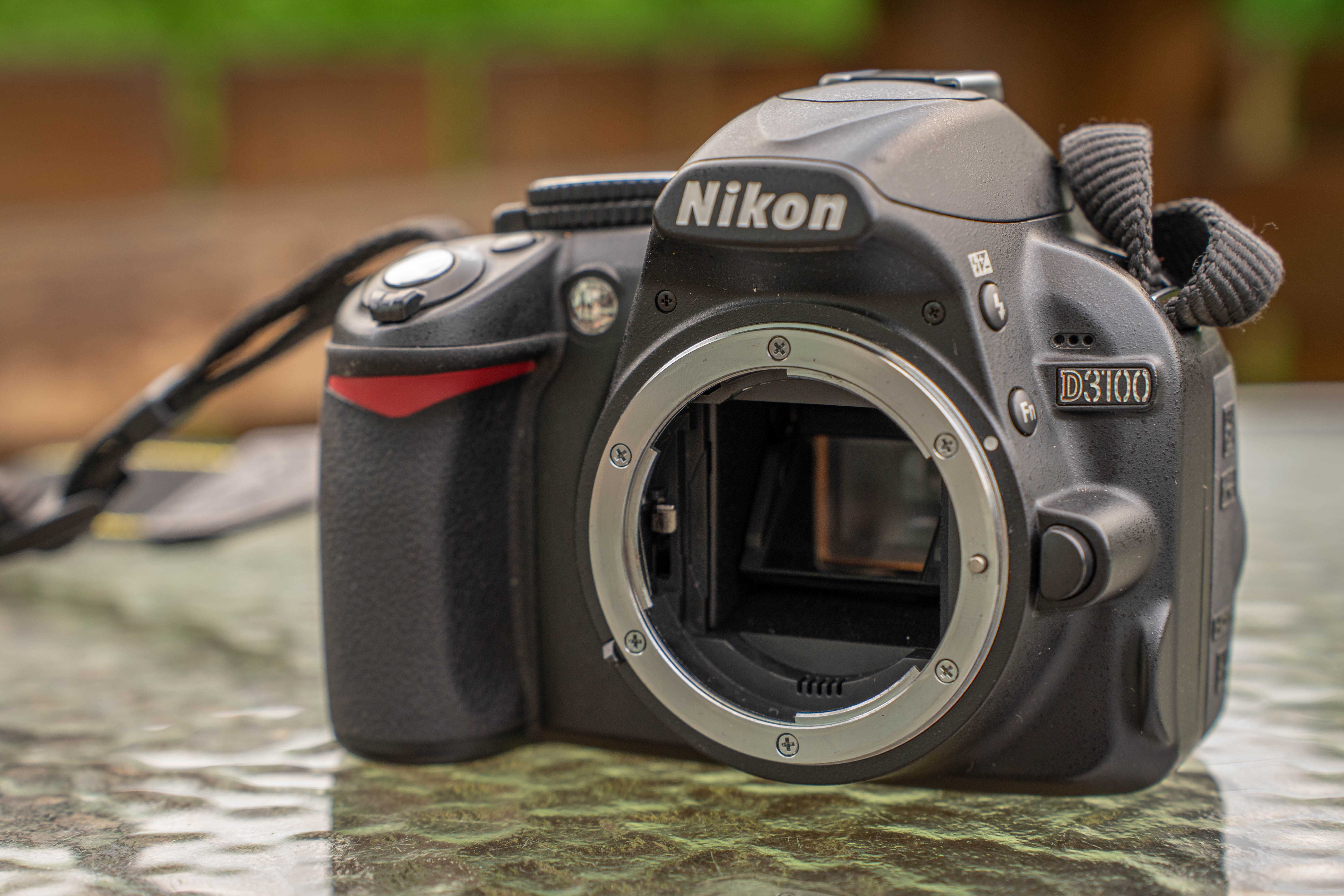 Nikon D3100 + Obiektyw 18-105 VR - niski przebieg, bardzo dobry stan