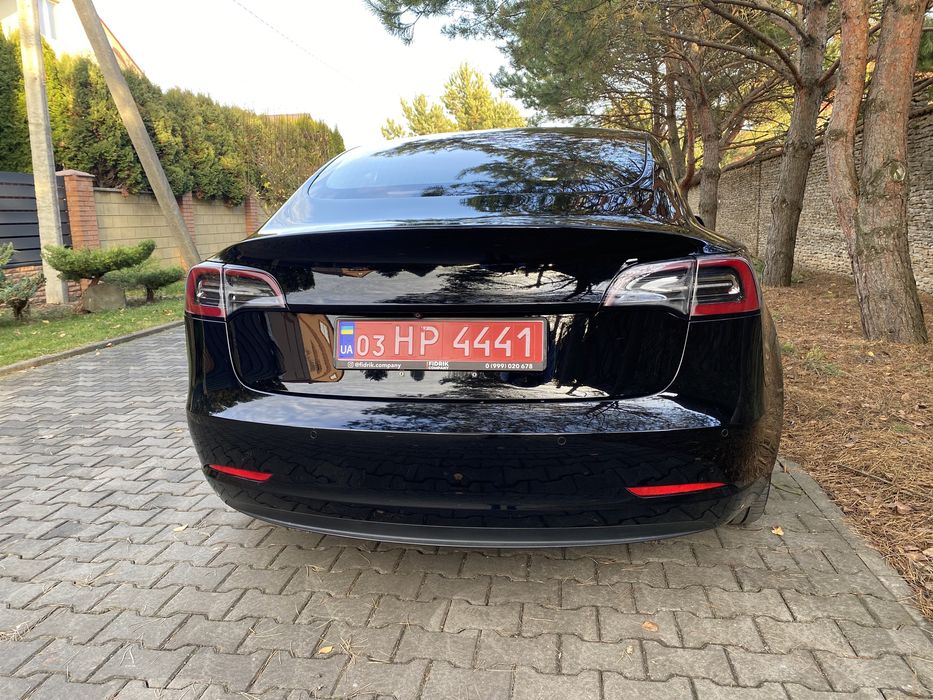 Продам Тесла модел 3