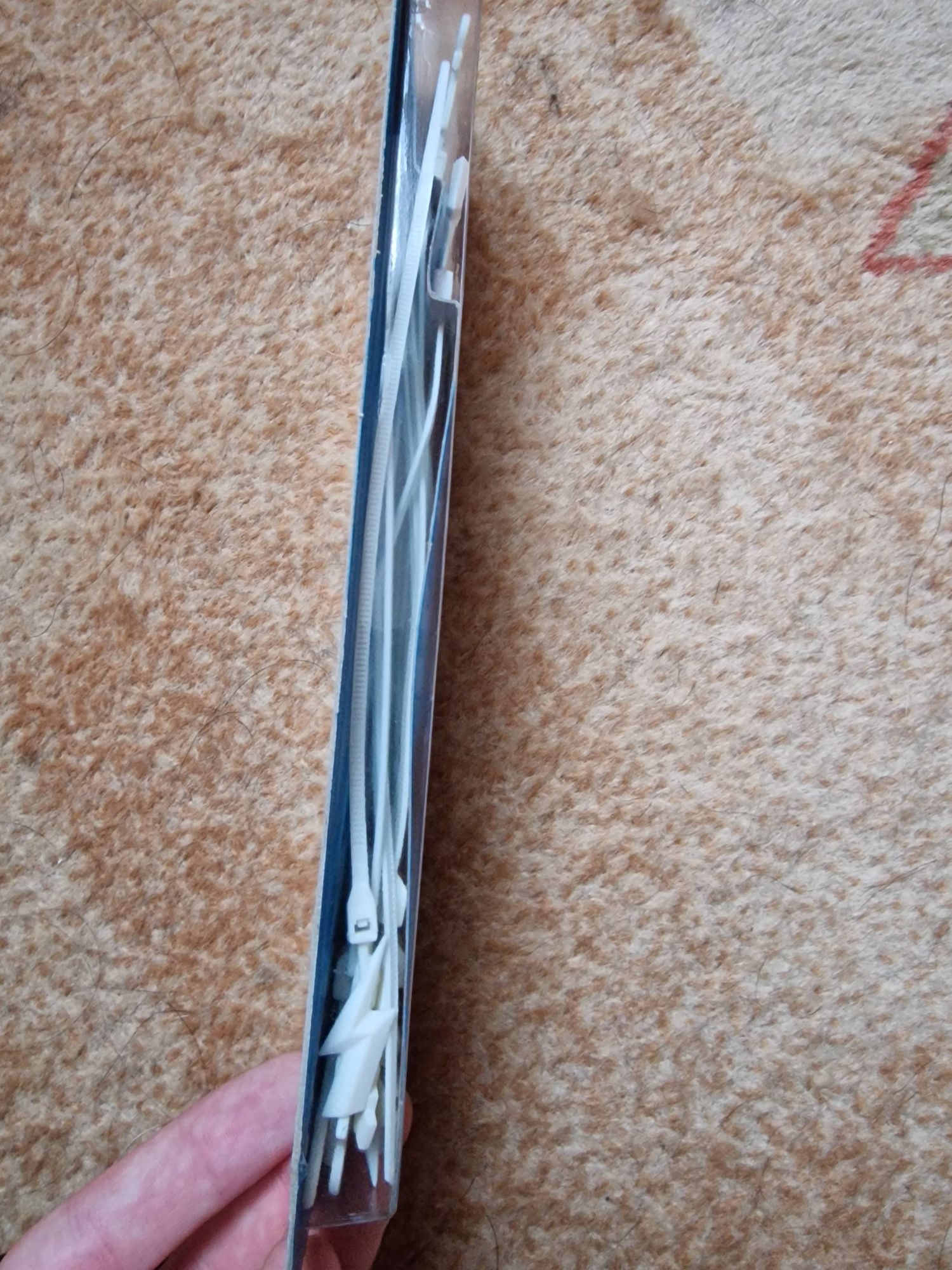 Nowe opaski na kable Suck UK, 24 sztuki