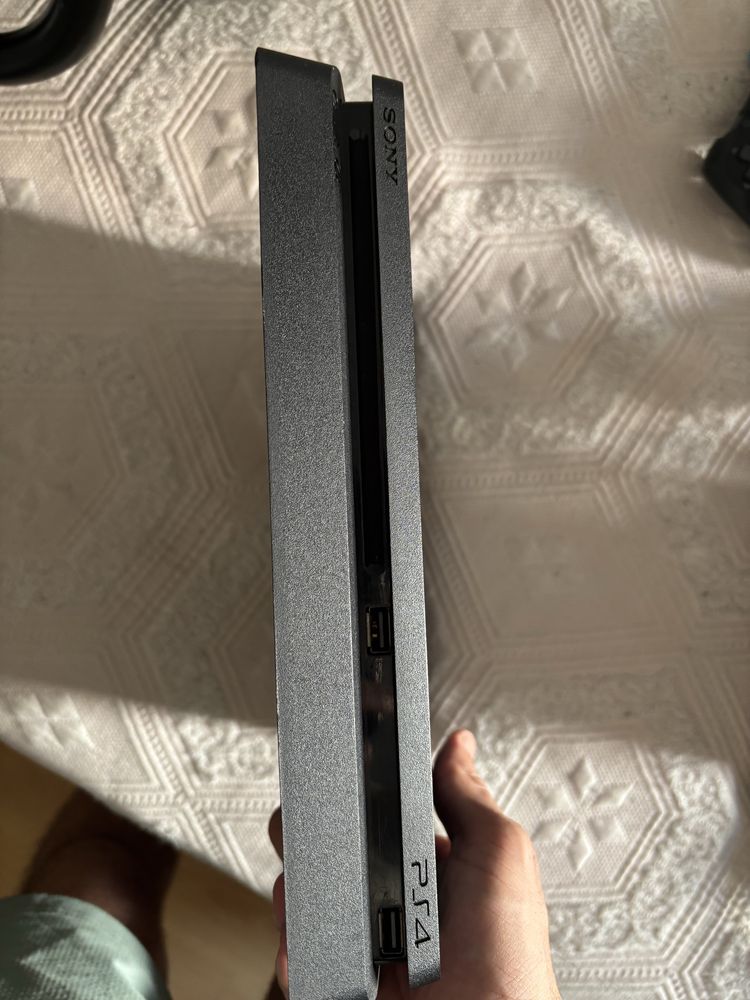 PS4 (PlayStation 4) 500GB - Preto