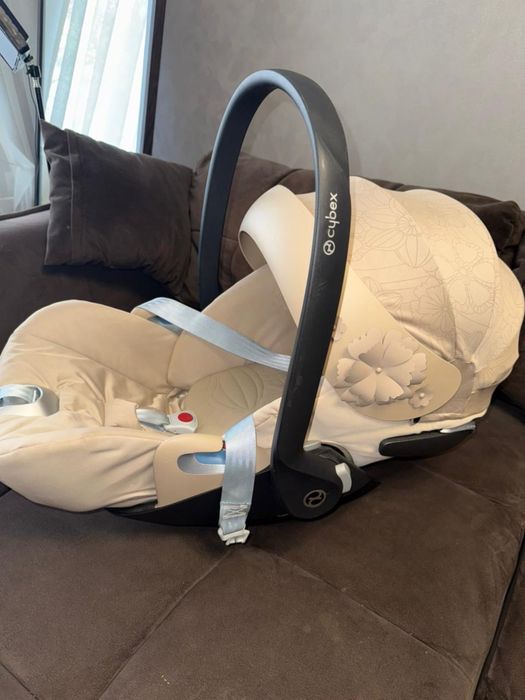 Автокрісло Cybex Cloud T Simply Flowers Beige