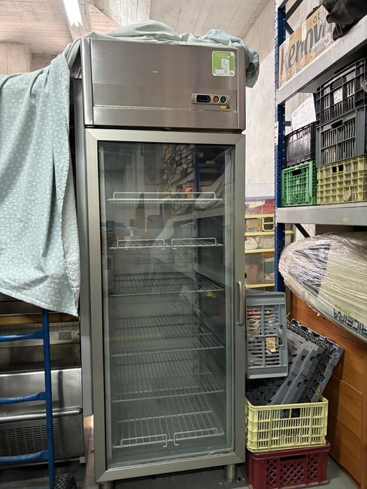 Arca vertical refrigerada
