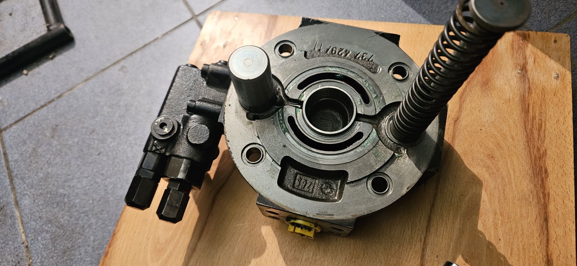 Korpus dekiel wałek tarcza regulator  rexroth  a10vso28