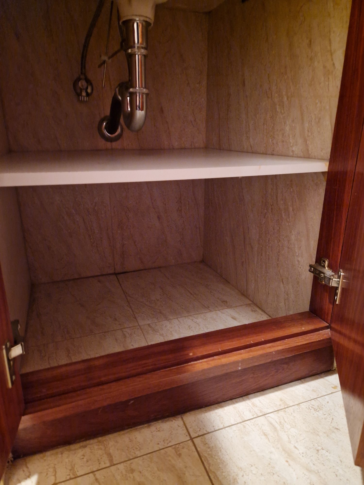 Móvel wc com tampo pedra