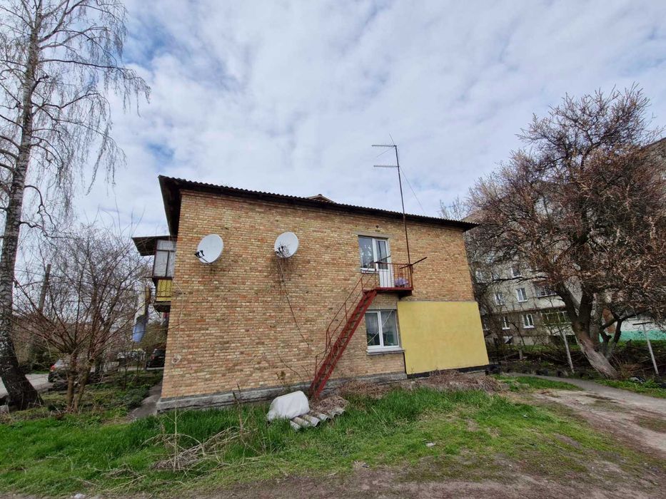 Продам мебльовану кімнату в гуртожитку