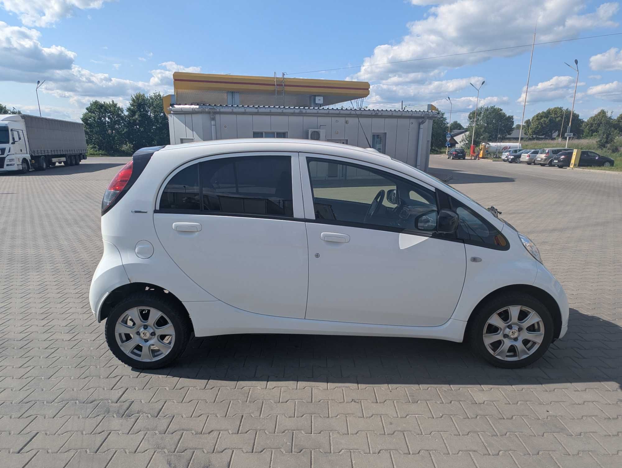 Peugeot Ion 2015 року