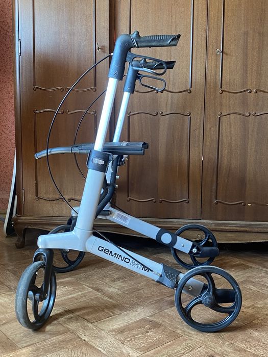 Ходунки роллери.