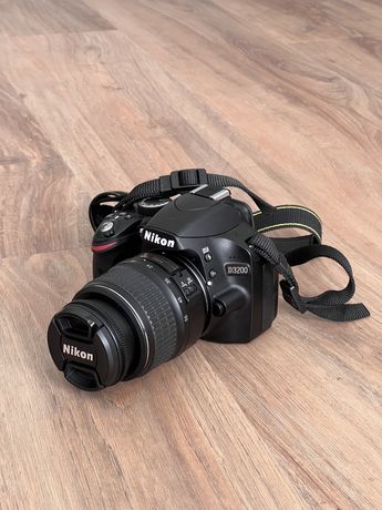 Nikon D3200 + Lente 18-55mm