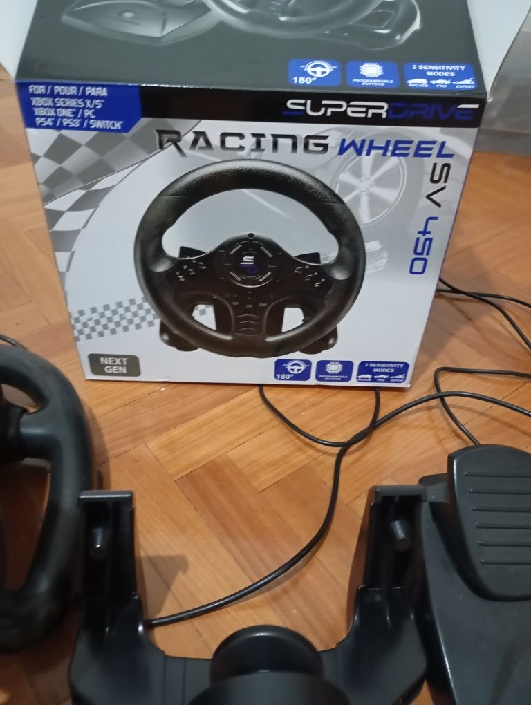 Vendo conjunto conjunto volante+ pedais para PS4