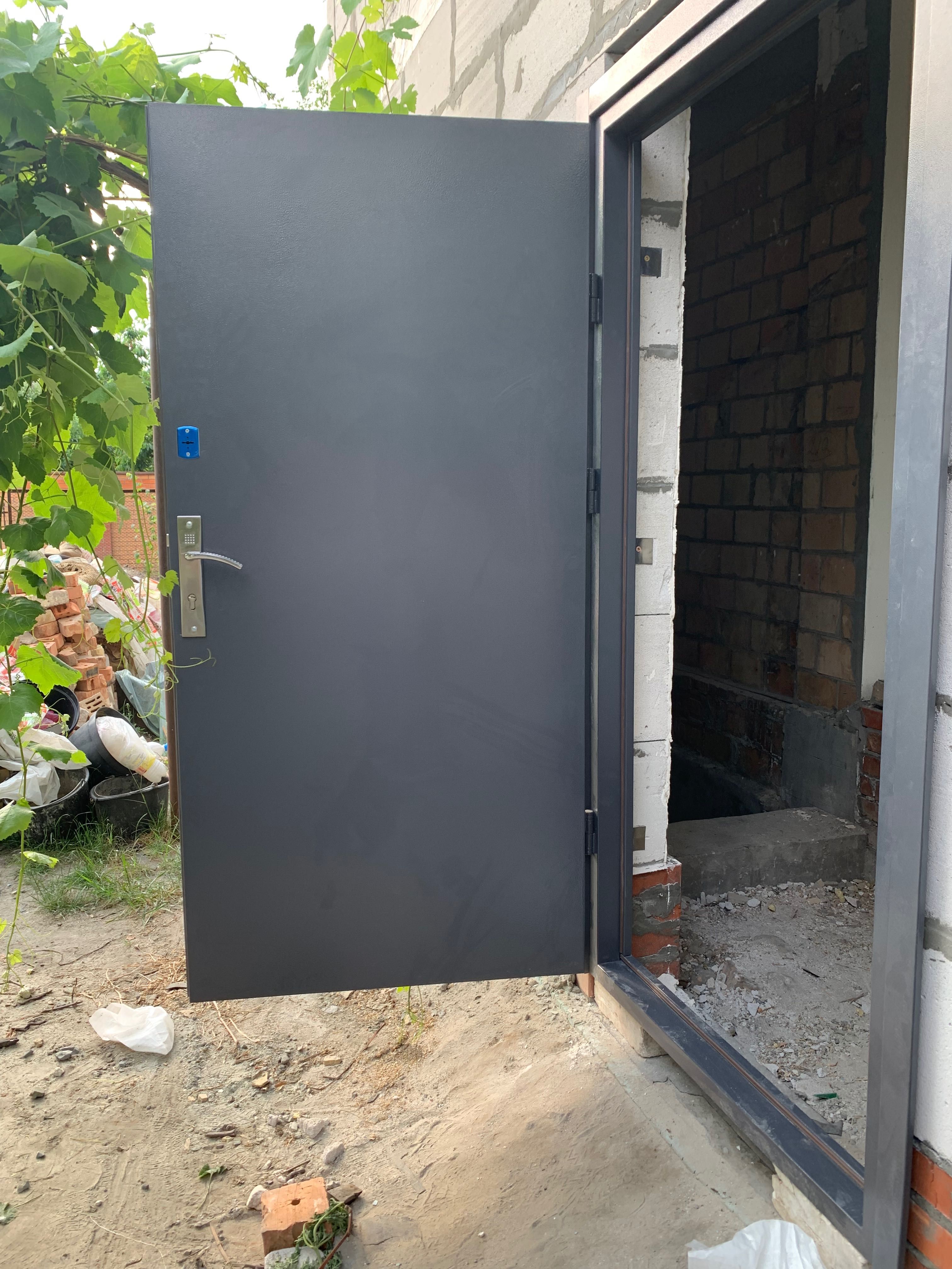 Двері металеві Garantdoors