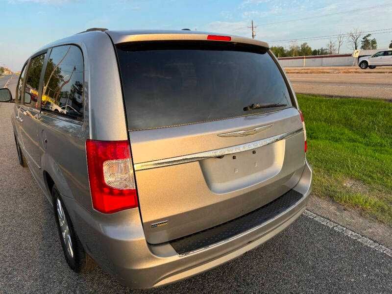 2016 Chrysler Town and Country