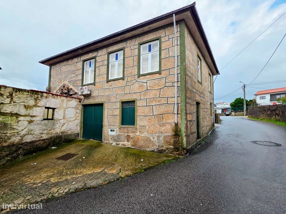 Moradia T3 em Granito | Centro de Rebordosa