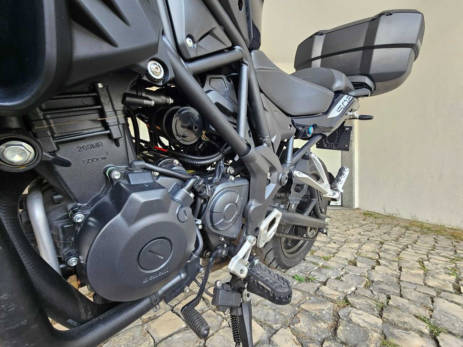 Benelli TRK 502 ABS de 2023 com 9.265 kms, garantia até Fevereiro 2026