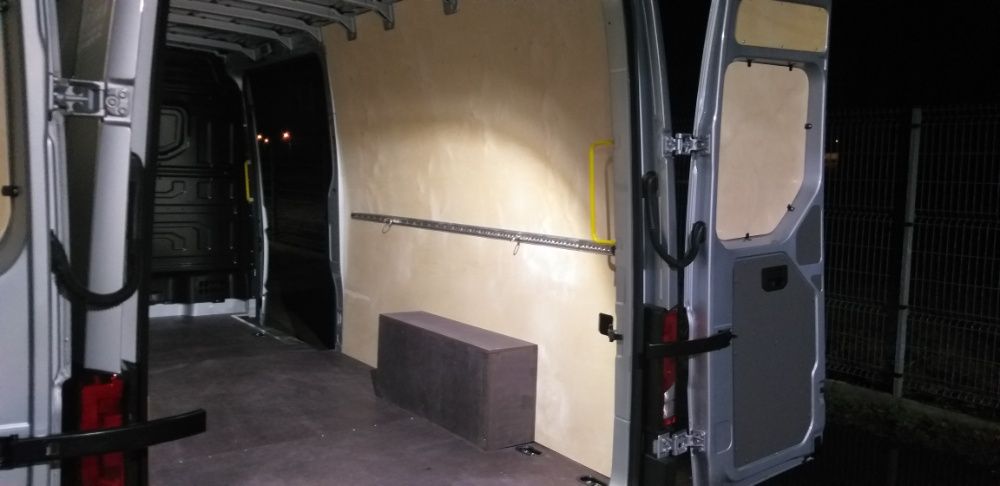 ZABUDOWA BUSA Volkswagen Crafter/MAN TGE-boki, podłoga, nadkola MONTAŻ