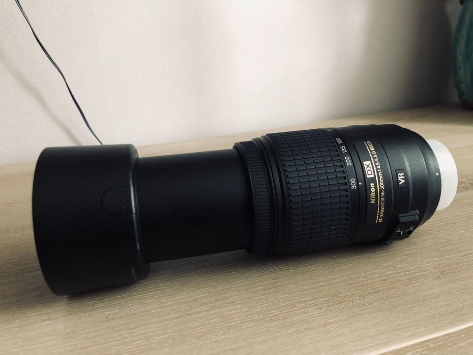 Объектив Nikon AF-S DX Nikkor 55-300mm f/4.5-5.6G ED VR
