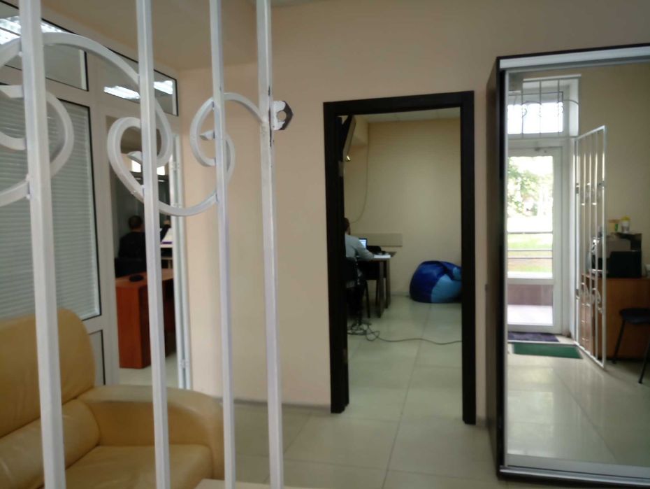 Продажа помещения центр города
пр. Соборный д. 192/ М. Гончаренка 9