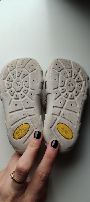 Buciki niemowlęce dla dziewczynki Befado rozmiar 23