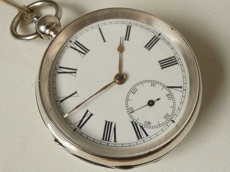 Kieszonkowy Waltham w srebrnej kopercie