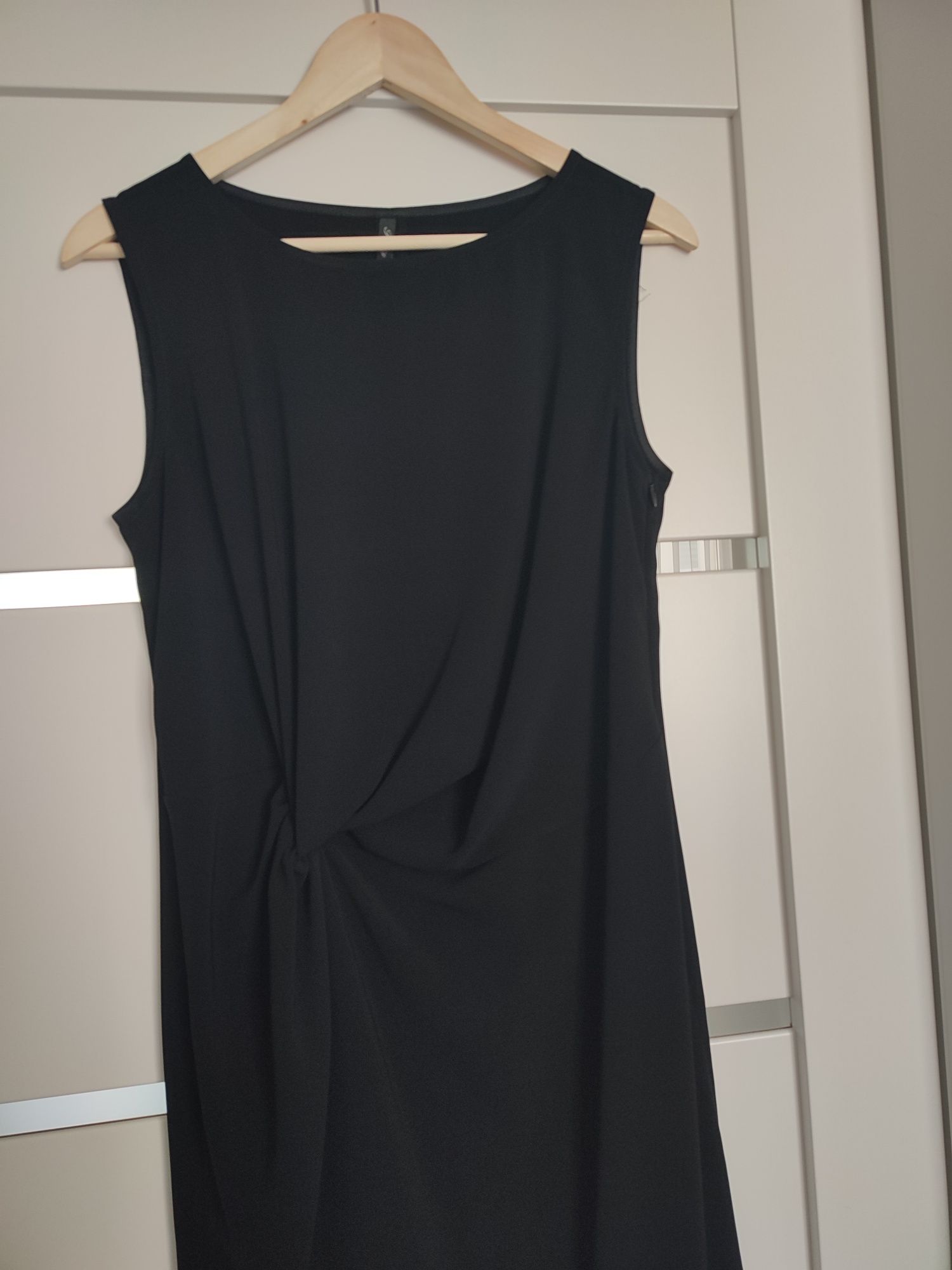 Mała czarna sukienka Pretty Girl L (40)