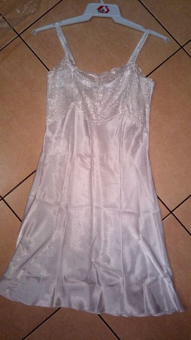 alba dziewczęca z halką