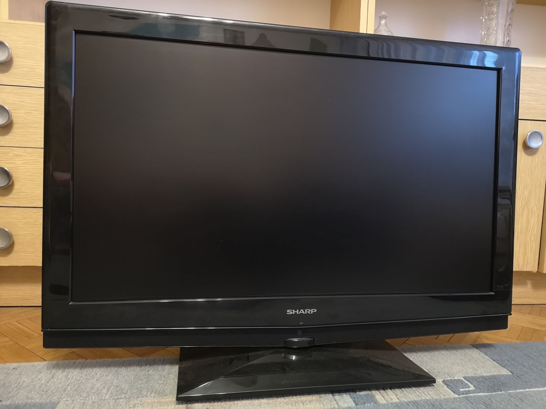 TV Sharp 32 cale