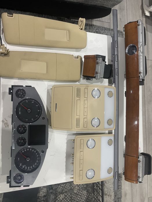 VW Phaeton 2005r. / 3,2benzyna / kolor LR9V / sprzedam na części