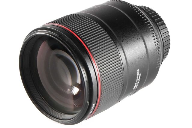 Canon EF 85mm f/1.4 L IS USM